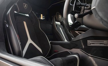 Lamborghini Aventador SVJ LP 770-4 14