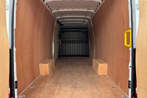Iveco Daily 35S14V Hi-Matic Panel Van - Air Con / Auto / Car Play 13