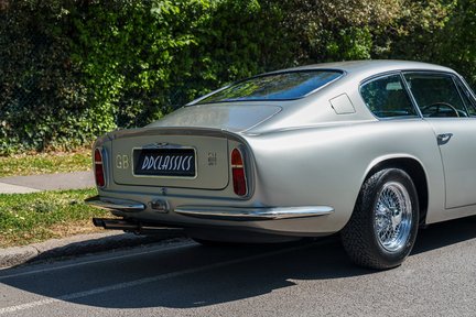 Aston Martin DB6 Mark II 12