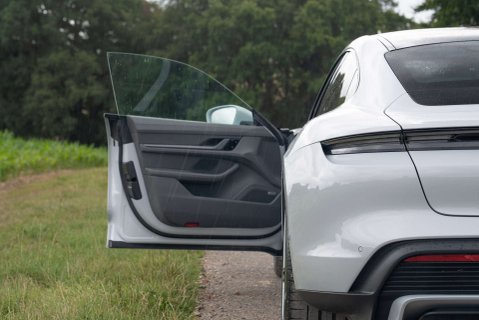 Porsche Taycan Taycan Turbo 7