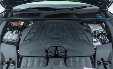 Porsche Cayenne TURBO E-HYBRID Coupe with GT Package 42