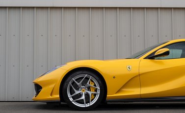 Ferrari 812 Superfast 34