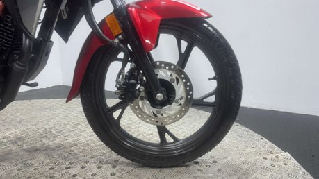 Honda CB 2021 ONLY 11K NEW MOT SERVICED ICONIC 125CC LEARNER COMMUTER BIKE 25