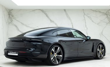 Porsche Taycan Turbo S 7