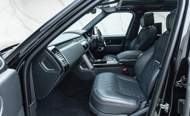 Land Rover Range Rover P565 SVAutobiography Dynamic Black 14