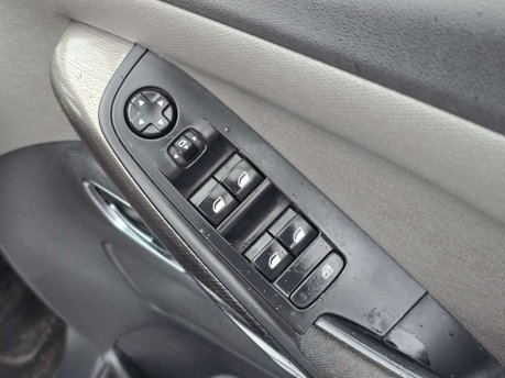Citroen Grand C4 Picasso 1.6 e-HDi Exclusive+ MPV 5dr Diesel ETG6 Euro 5 (s/s) (115 ps) 41