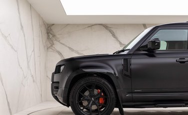 Land Rover Defender X 26