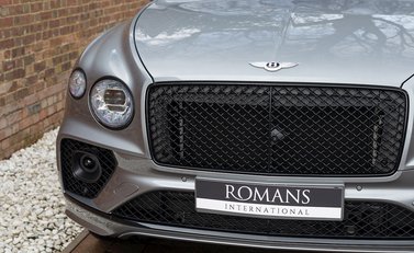 Bentley Bentayga V8 First Edition 26