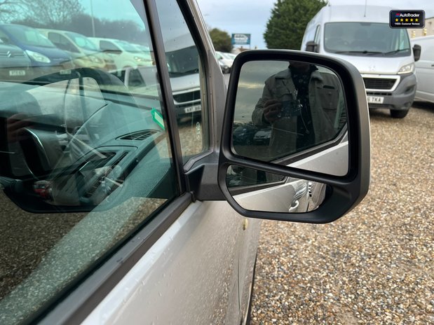 Ford Transit Connect AUTO SWB L1H1 Limited 200 Alloys Camera Sensors EURO 6 NO VAT 16