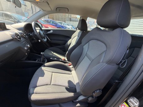 Audi A1 TFSI SPORT NAV 16