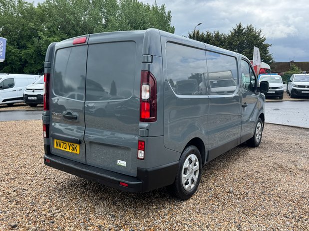 Renault Trafic SWB L1H1 [SOLD MM] Low Roof Business Plus SL28 Air Con Sensors EURO 6 8