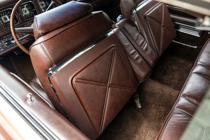 Lincoln Continental Mk III 34