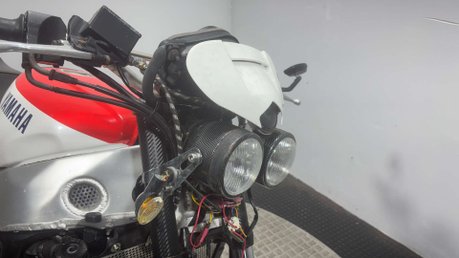 Yamaha FZR 1989 RUNNING PROJECT BIKE CLASSIC SPORTS BIKE NAKED 1000CC 10