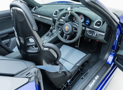 Porsche 718 Spyder RS 17