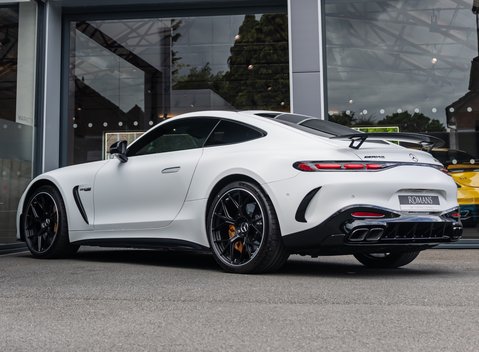 Mercedes-Benz Amg GT 63 Ultimate 4