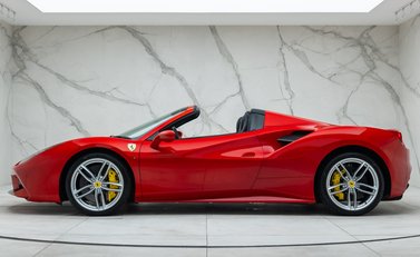 Ferrari 488 SPIDER 6