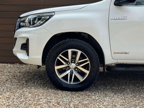 Toyota Hilux 2.4 HI-Luxury Invincible X D-4D 4WD Double Cab 4WD 5dr 13