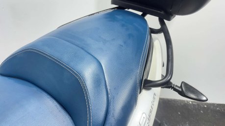 Piaggio MP3 YOURBAN LT 2015 3K NEW MOT NEW TYRES TRIKE 3 WHEELER 300CC 36