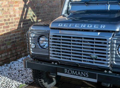 Land Rover Defender 90 TD XS Station Wagon 24