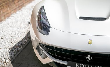 Ferrari F12 Berlinetta 25
