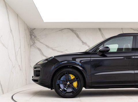 Porsche Cayenne TURBO S 28