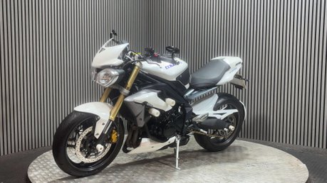 Triumph Street Triple 2014 27K NEW MOT SERVICED SCORPION EXHAUST NAKED 675CC TRIPLE 5