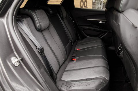 Peugeot 3008 ALLURE 32