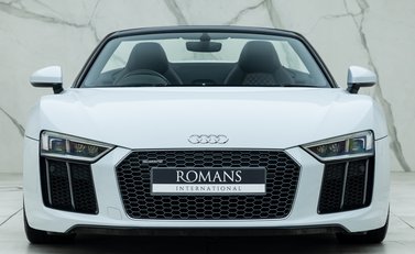 Audi R8 V10 Spyder 7