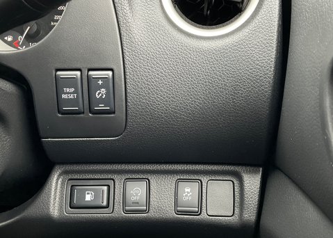 Nissan Navara DCI TEKNA SHR DCB 25