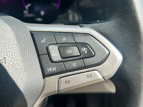 Volkswagen Golf STYLE ETSI DSG 27