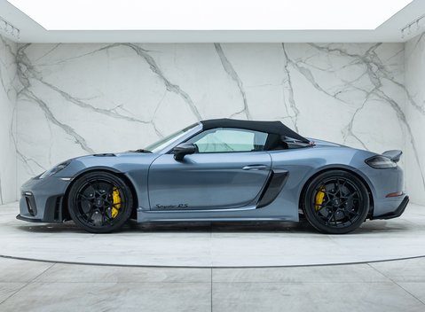 Porsche 718 SPYDER RS PDK 4