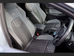 Volkswagen Golf 2.0 TDI R-Line Hatchback 5dr Diesel DSG Euro 6 (s/s) (150 ps) 6