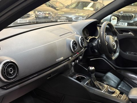 Audi RS3 2.5 TFSI Sportback S Tronic quattro Euro 6 (s/s) 5dr (Nav) 11