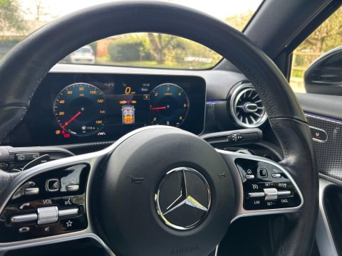 Mercedes-Benz A Class 1.5 A180d Sport (Premium) 7G-DCT Euro 6 (s/s) 5dr 40