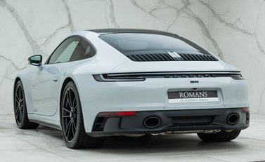 Porsche 911 Carrera GTS (992) 7