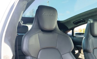 Porsche Taycan Turbo S 12