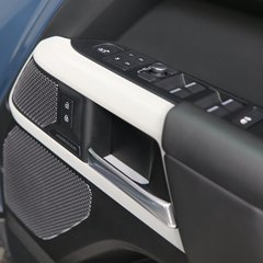 Land Rover Defender 110 D250 x-Dynamic HSE - 1 Owner 4
