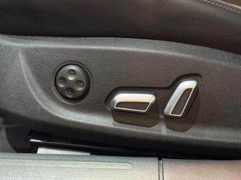 Audi RS4 4.2 FSI V8 Estate 5dr Petrol S Tronic quattro Euro 5 (450 ps) 59