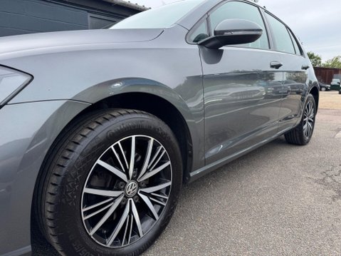 Volkswagen Golf SE NAVIGATION TSI BLUEMOTION TECHNOLOGY DSG 14