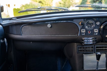 Aston Martin DB6 4.2 Vantage 23