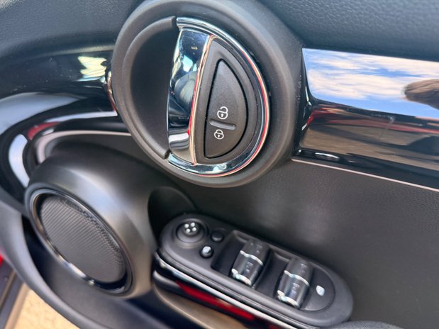 Mini Hatch COOPER EXCLUSIVE 16