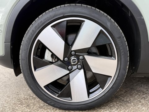 Volvo C40 Twin Recharge 78kWh Ultimate SUV 5dr Electric Auto AWD (408 ps) 17