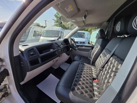 Volkswagen Campervan 33
