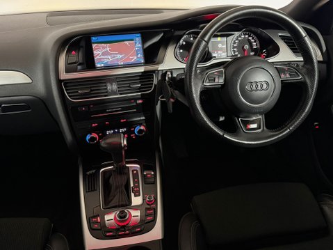 Audi A4 AVANT TDI S LINE START/STOP 12