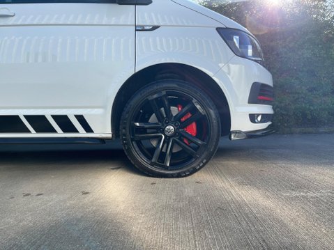 Volkswagen Transporter 2.0 TDI T32 BlueMotion Tech Highline Crew Van DSG FWD SWB Euro 6 (s/s) 5dr 23