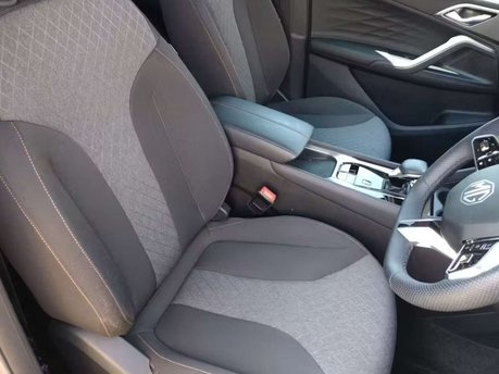 MG HS 1.5 T-GDI SE SUV 5dr Petrol DCT Euro 6 (s/s) (169 ps) 5