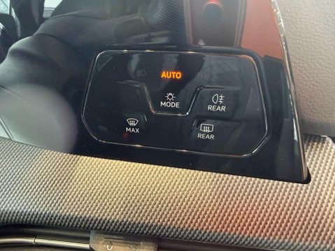 Volkswagen Golf 1.5 eTSI MHEV R-Line DSG Euro 6 (s/s) 5dr 20