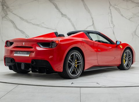 Ferrari 488 SPIDER 9