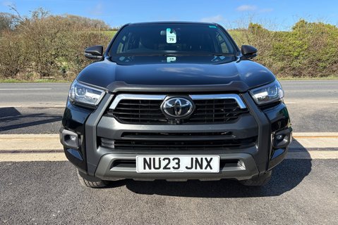 Toyota Hilux Invincible X 4WD 2.8 D-4D Double Cab Pickup - Hardtop Canopy 11