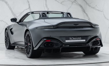 Aston Martin V8 Vantage ROADSTER 13